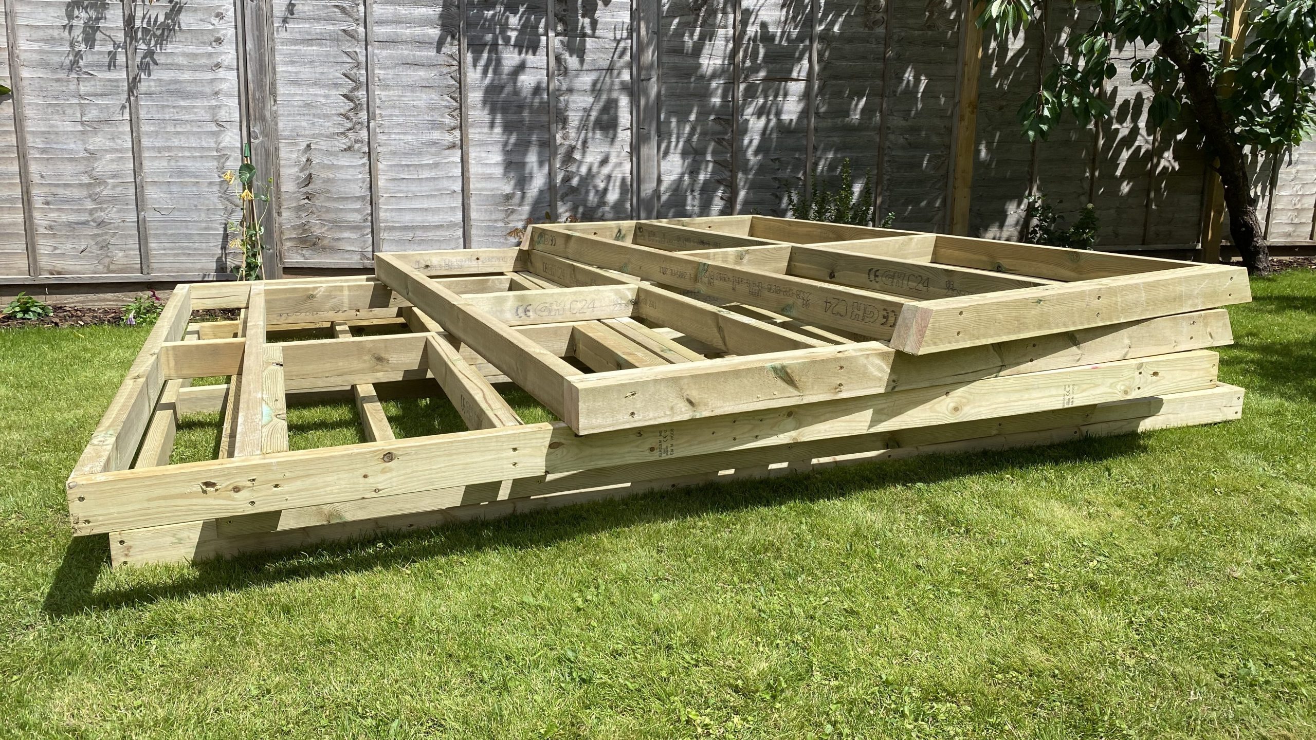 Easy guide to build interior and exterior timber framed walls for a garden room 21 timber framed walls