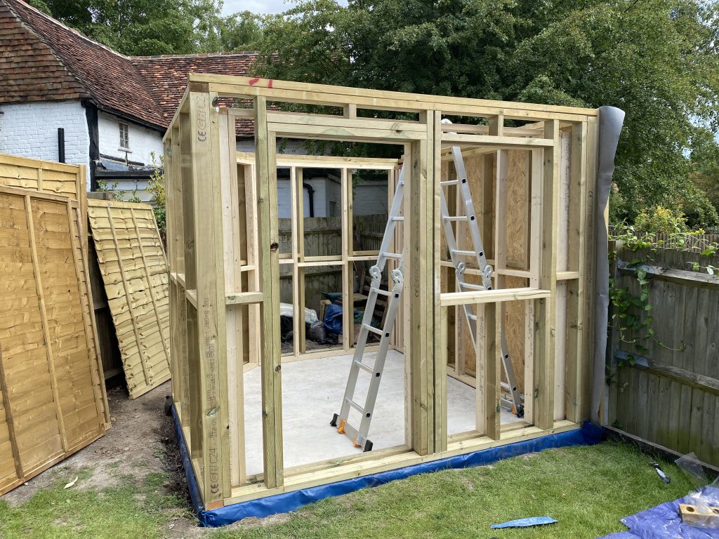 Easy guide to build interior and exterior timber framed walls for a garden room 23 timber framed walls