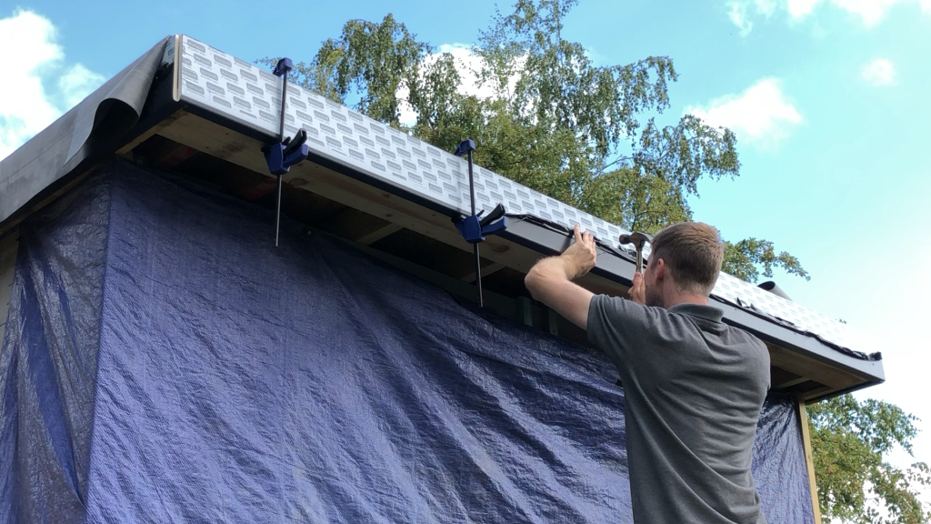 Fixing fascias 